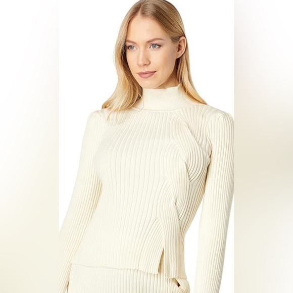 BCBGeneration Sweaters - BCBGeneration Ribbed Twist Detail Sweater XS